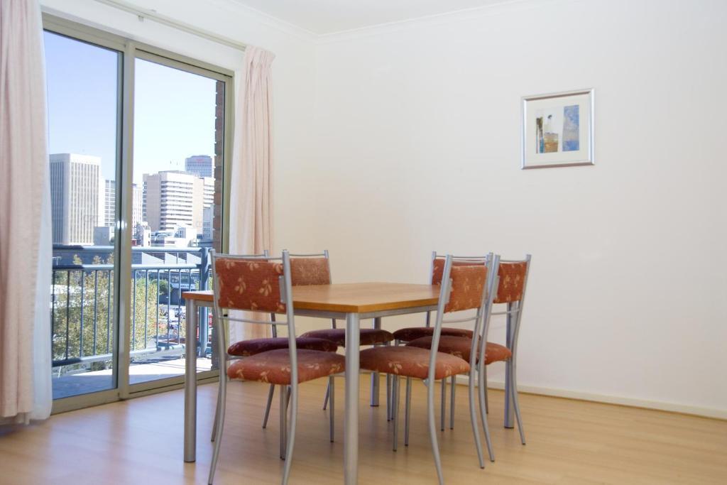 Windsor Apartments Adelaida Habitación foto